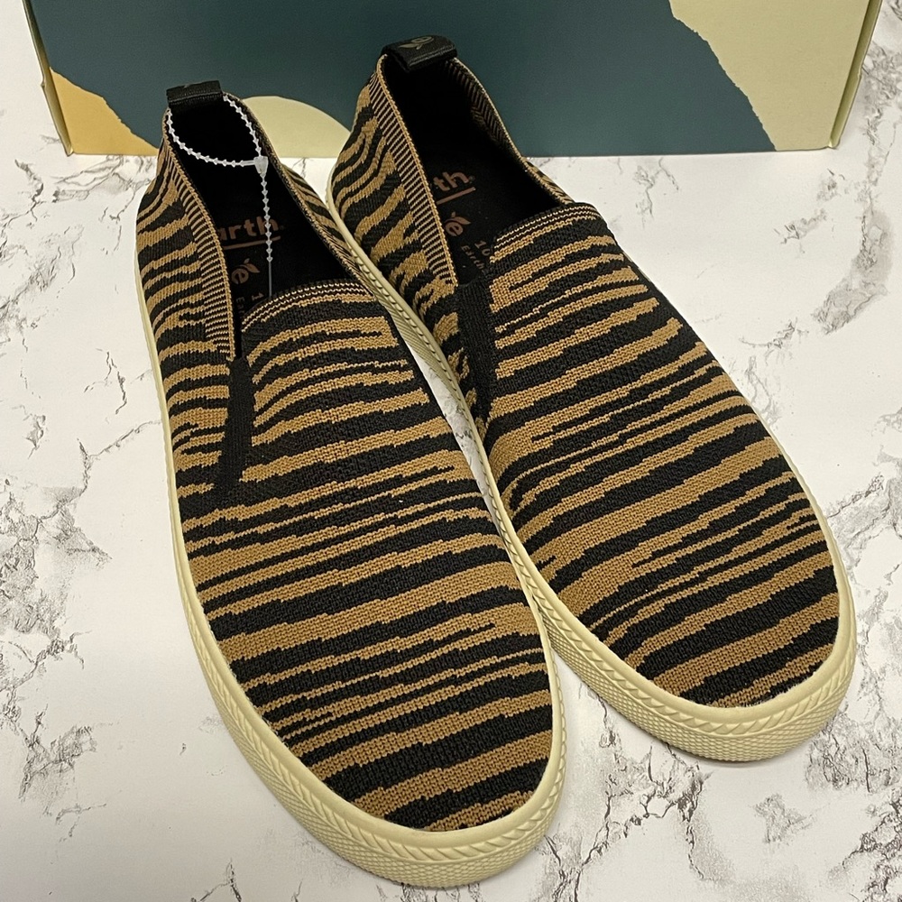 Earth Origins slip on shoes Size 7.5 New